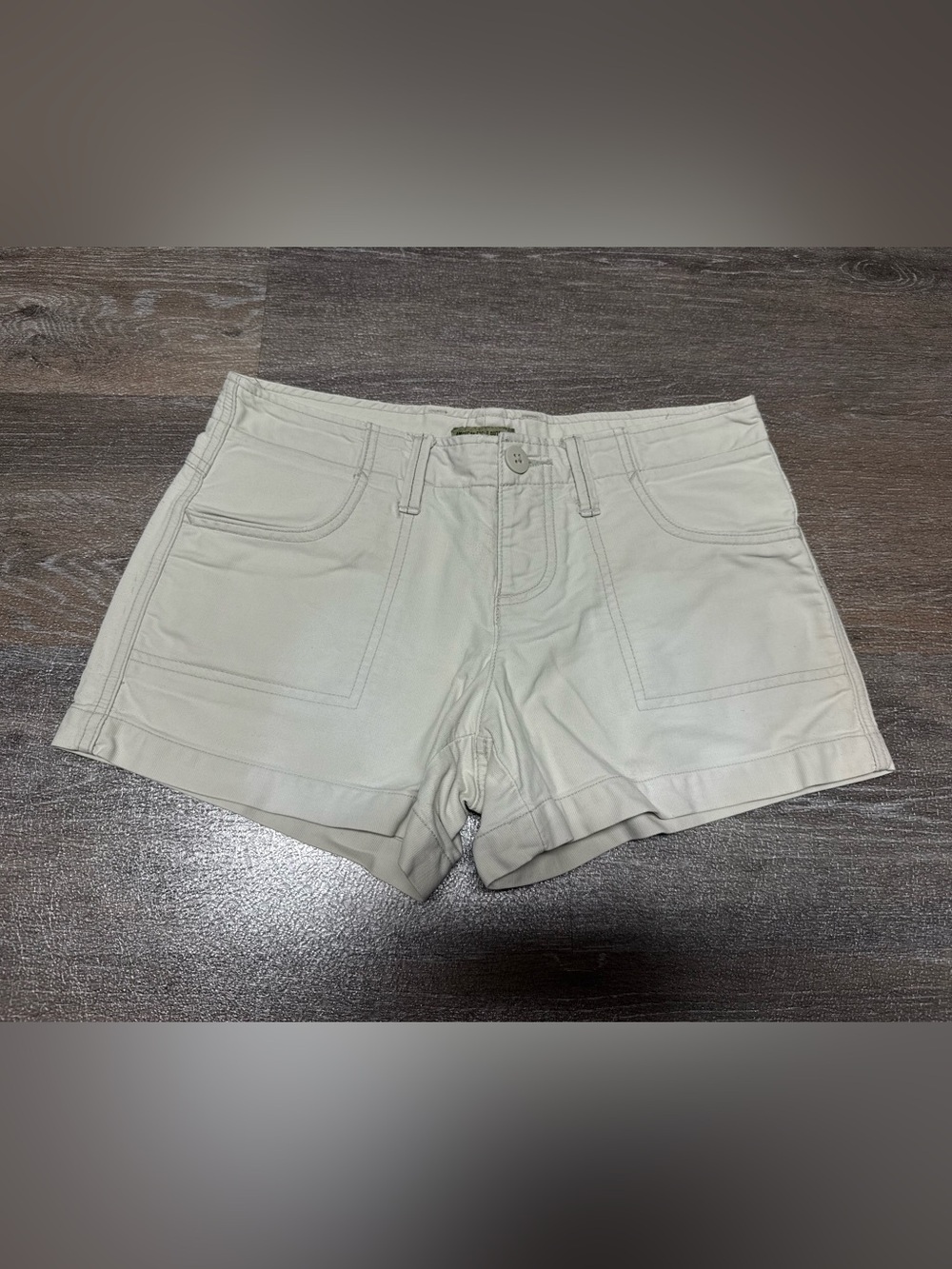 Vintage Y2K American Eagle Cream Utility Cargo Shorts Size 2 100% Cotton